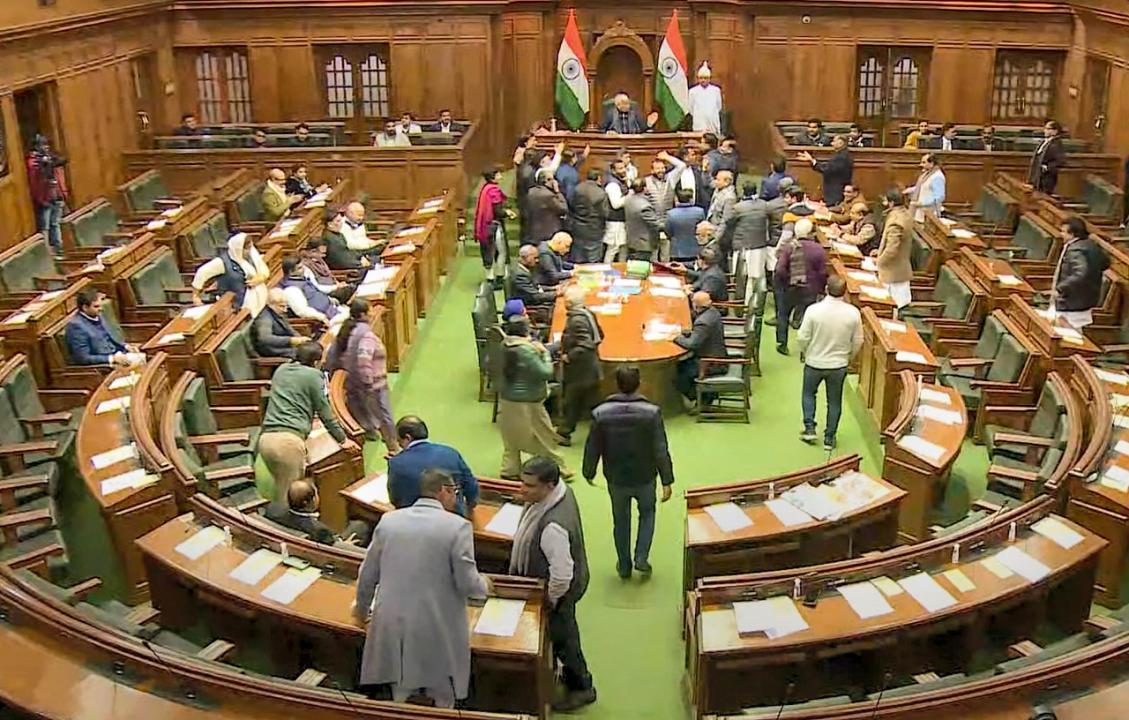 BJP MLAs enter Delhi assembly with oxygen cylinders; House adjourned briefly